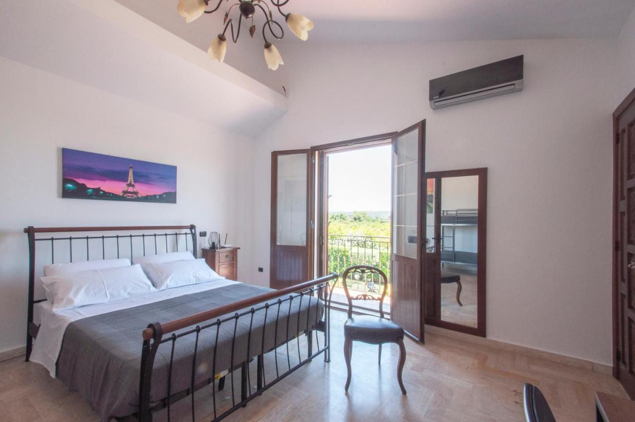 Vittoria House *